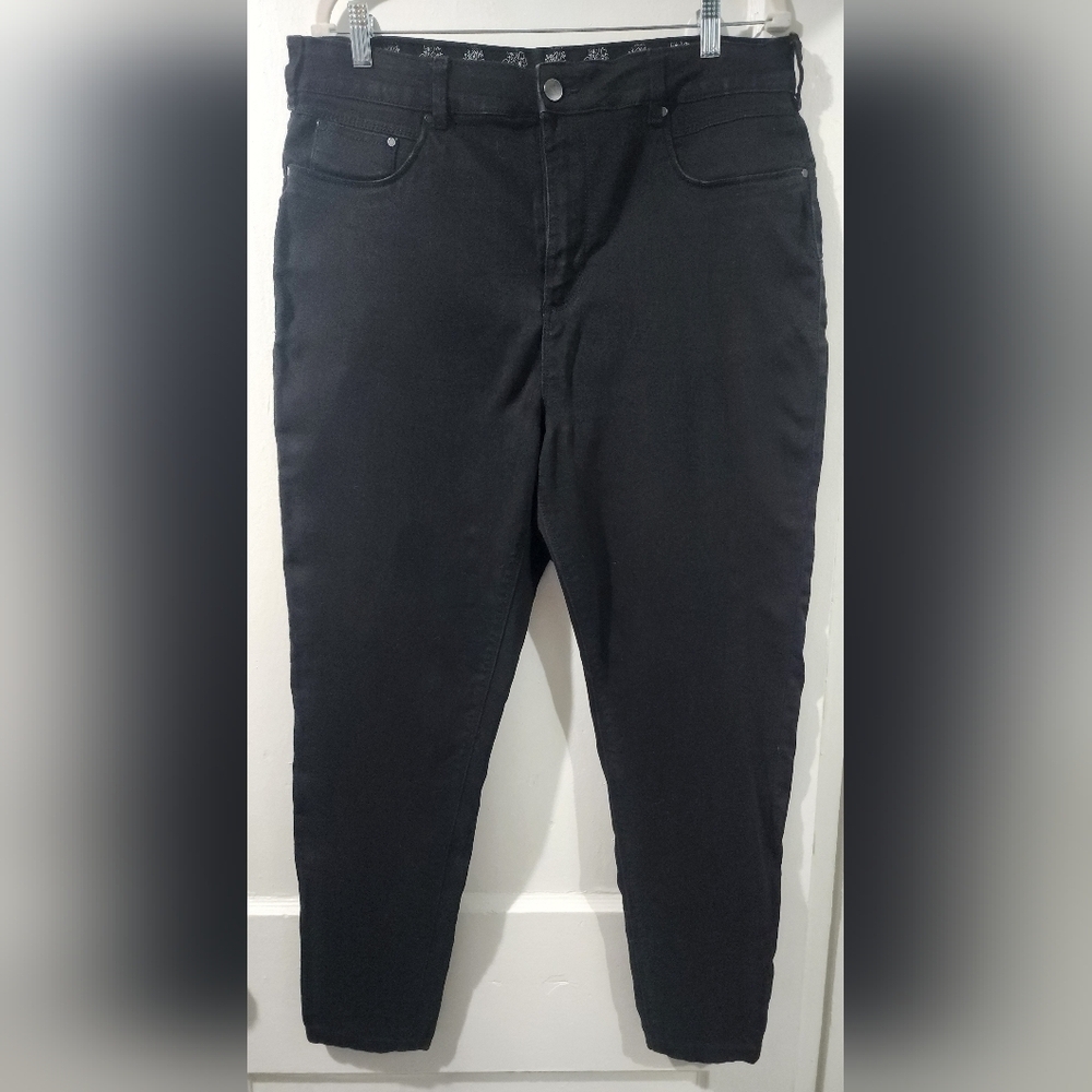 🌷👖Women's black skinny jeans size 16